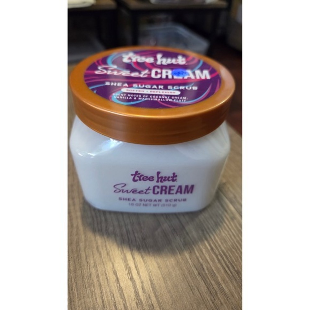 Tree Hut Sweet Cream Shea Sugar Scrub 18oz Coconut Vanilla Marshmallow Fluff